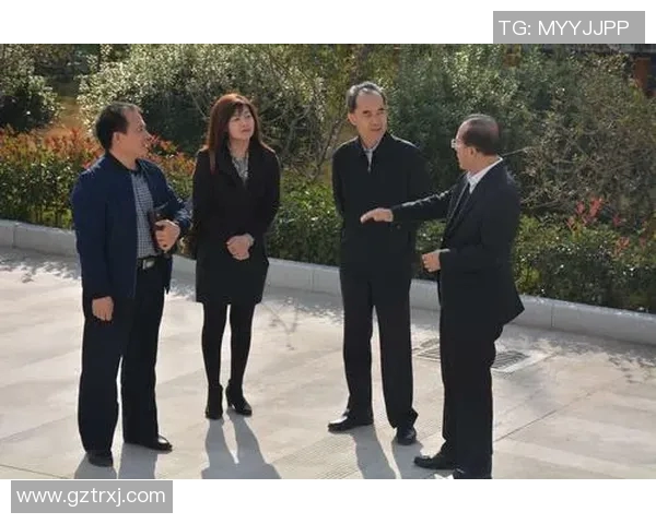 与杨娜畅谈足球生涯中的挑战与成就分享她的成长故事与未来展望 与杨娜畅谈足球生涯中的挑战与成就分享她的成长故事与未来展望